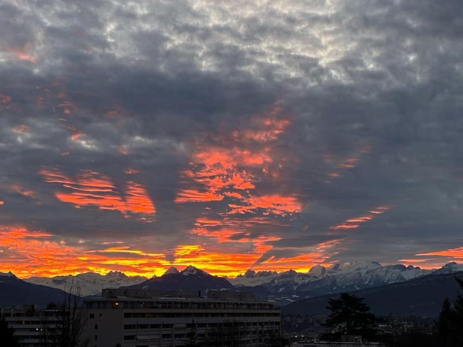 Tourelle 2 - Spacieux Dans Le Centre De Geneve *